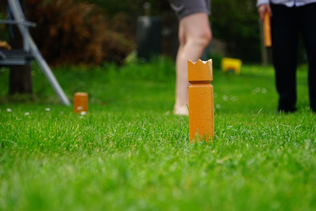 kubb yard game